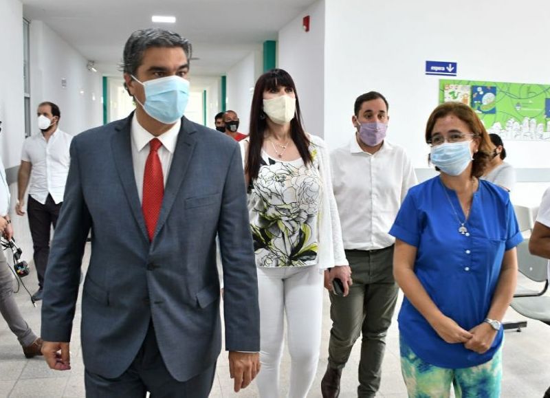 Jorge Capitanich constató las obras que se ejecutan en el barrio Villa Alvear de Resistencia