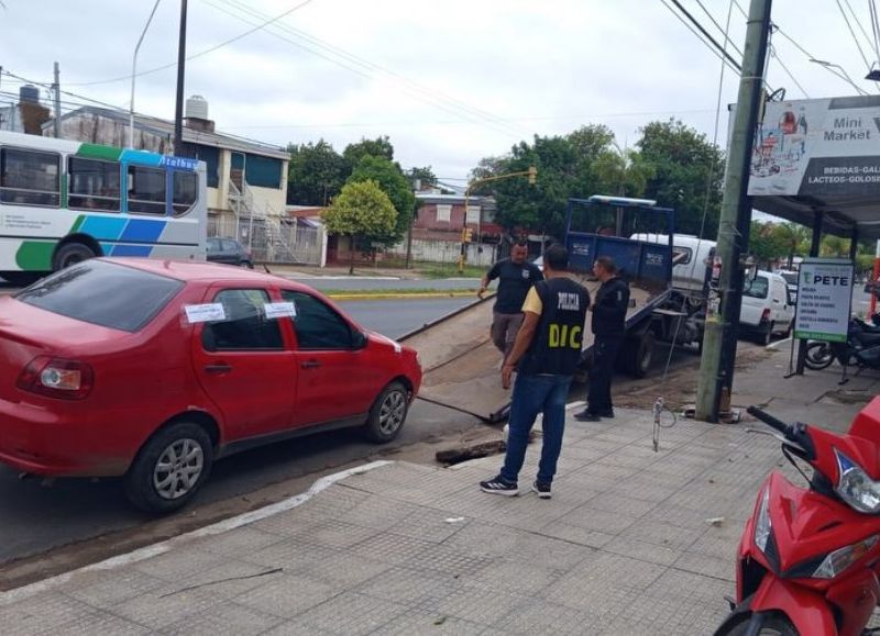 Detienen a un hombre e incautan un auto por un presunto robo en barrio Aramburu