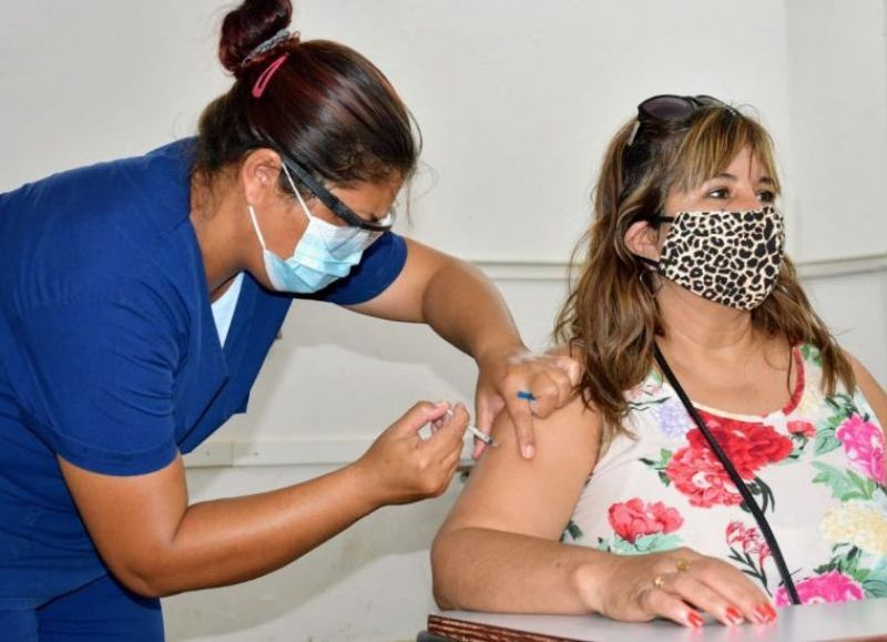 Salud recomienda completar vacunas ante el incremento de casos de Covid-19