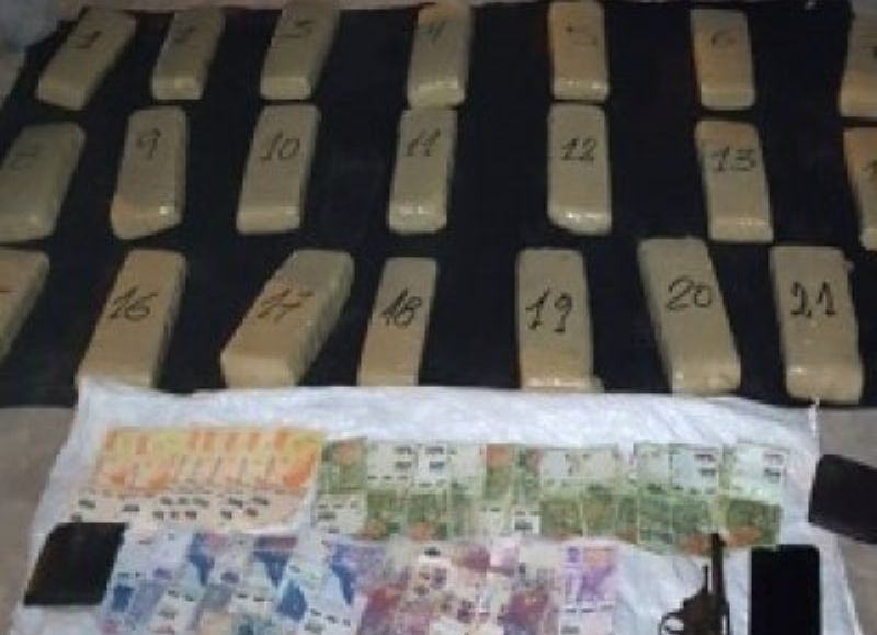 Sáenz Peña: detienen a dos personas con 22 panes de marihuana