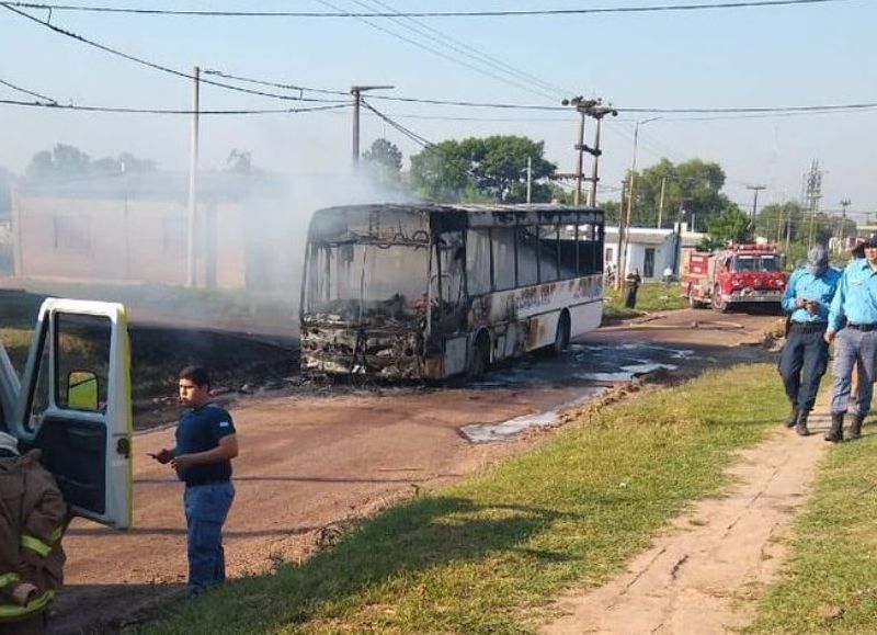Se incendió un colectivo, por suerte nadie salió lesionado