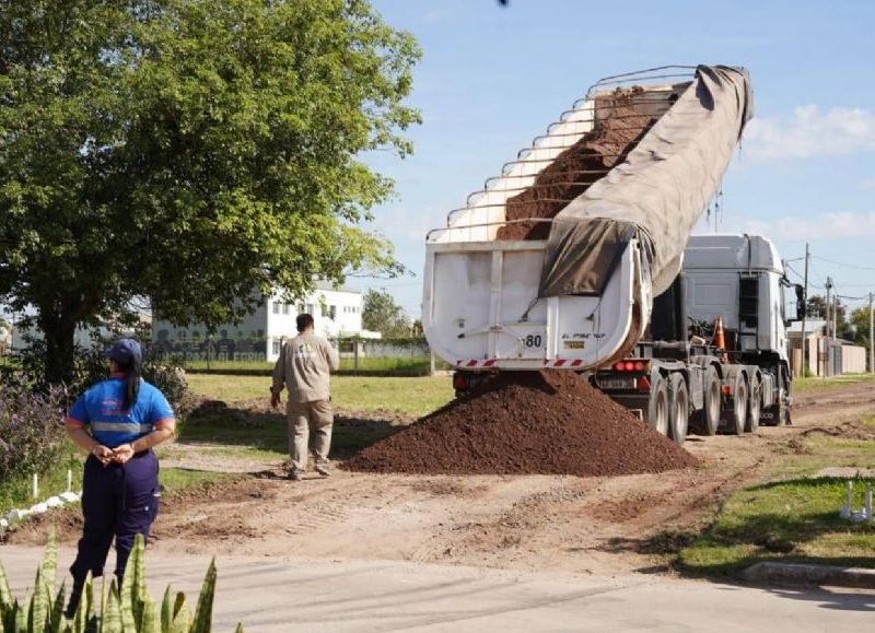 Barranqueras llevó adelante trabajos de perfilado y enripiado en el pasaje Dodero