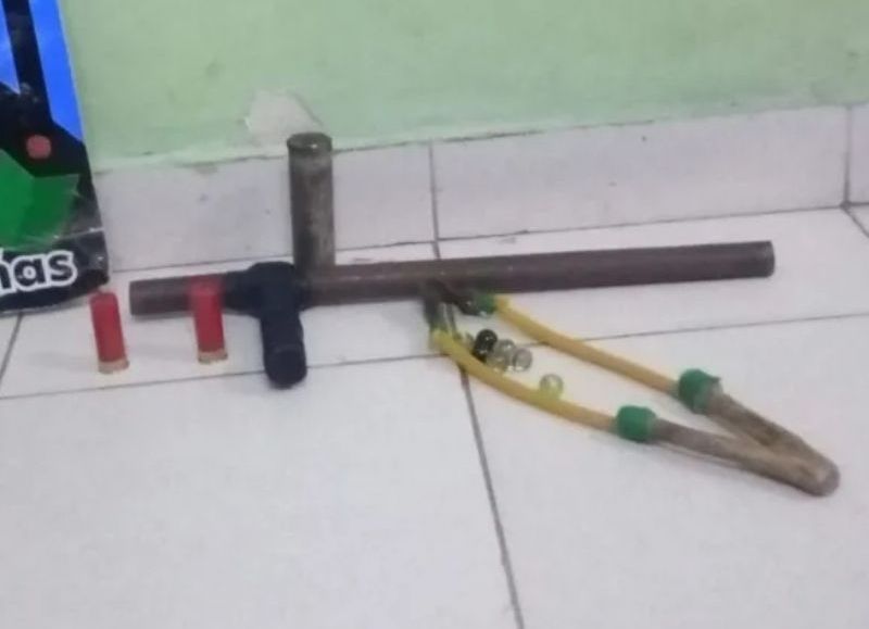 Dos adolescentes fueron demorados por amenazar a vecinos con un arma de fuego en Las Breñas