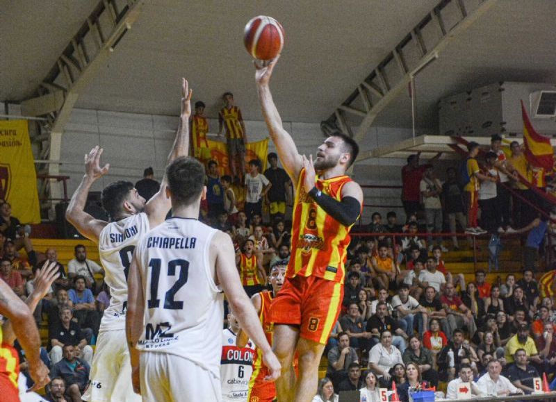 Sarmiento se arma: sigue Spagnoli; llegan Carnovale, Gómez Quintero y Correa