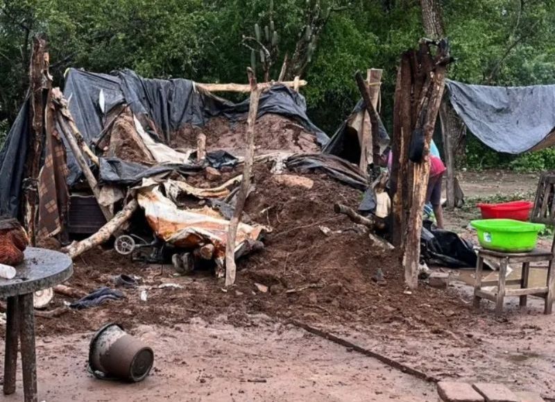 Una mujer murió tras quedar atrapada en el derrumbe de una vivienda precaria en Comandancia Frías