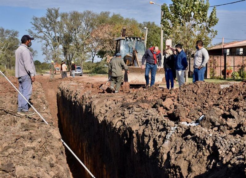 Comenzaron las obras para la ampliación del servicio cloacal en el barrio Floriani de Fontana