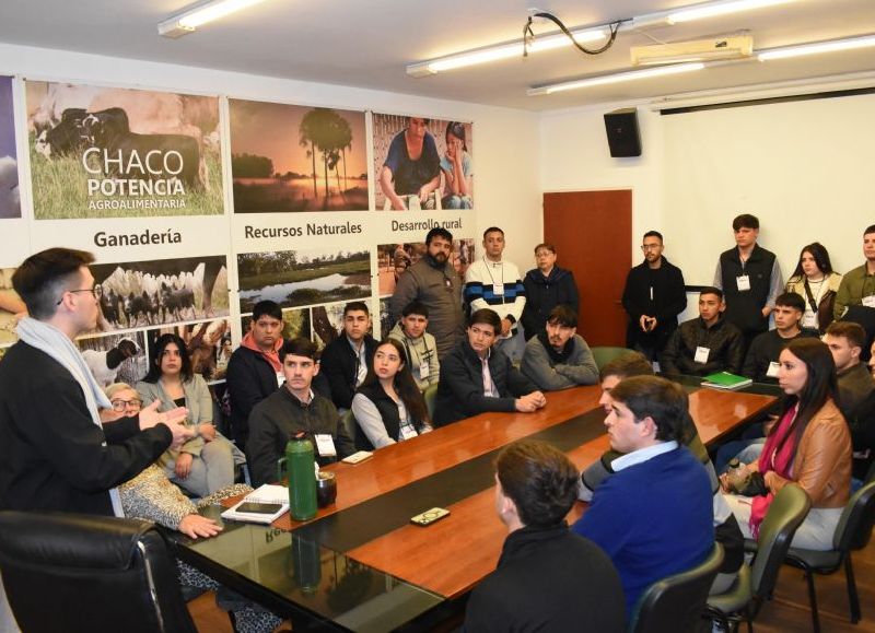 El Gobierno provincial recibió en organismos claves a estudiantes de escuelas agropecuarias