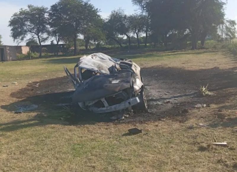 Una familia sufrió el vuelco e incendio de su camioneta cerca de Charata