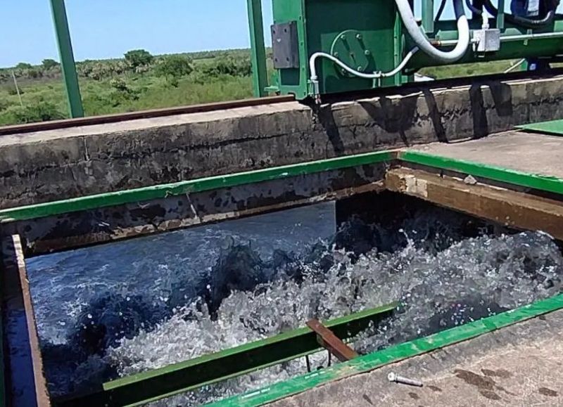 La Administración Provincial del Agua inició un bombeo preventivo en el Área Metropolitana