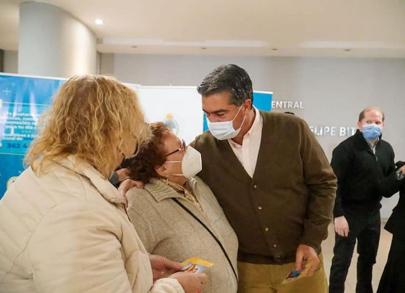 Capitanich anunció un incremento del 10 por ciento en los salarios de mayo y la fecha de pago