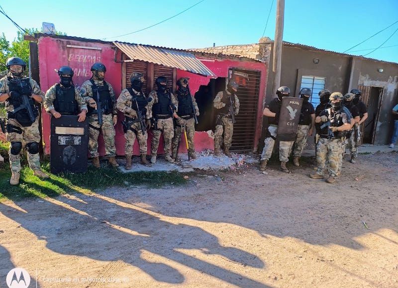 La Policía investigaba un abuso de armas y hallaron un búnker de drogas en Resistencia