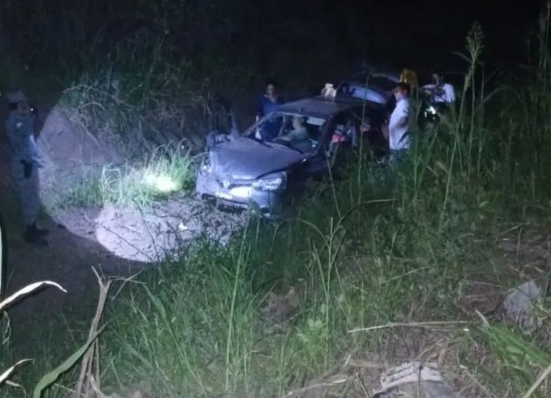 Un hombre despistó con su vehículo y terminó lesionado en un canal en San Bernardo
