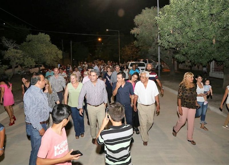 Capitanich habilitó otras nueve cuadras en el Barrio Llaponagat