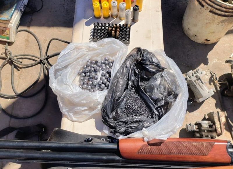 Secuestraron una escopeta y cartuchos mediante un allanamiento en Resistencia