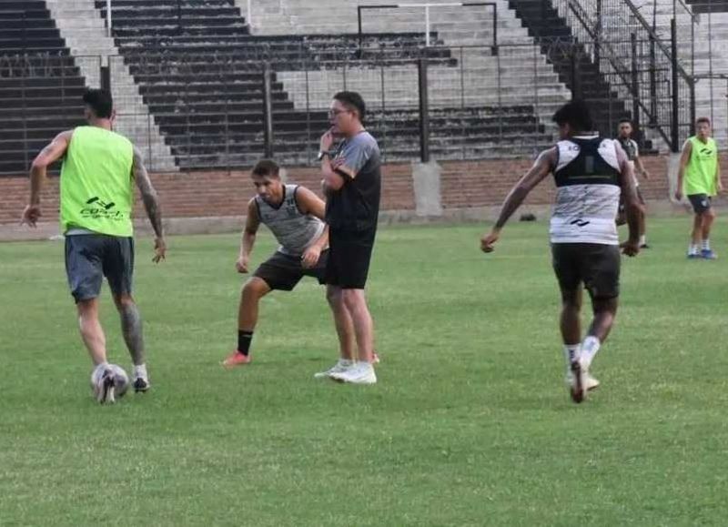 For Ever entrenó pensando en el encuentro que afrontará ante Tristán Suárez como visitante