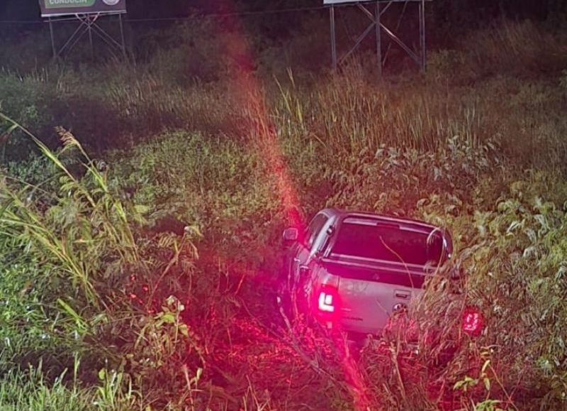 Una camioneta despistó en la avenida Sarmiento de Resistencia