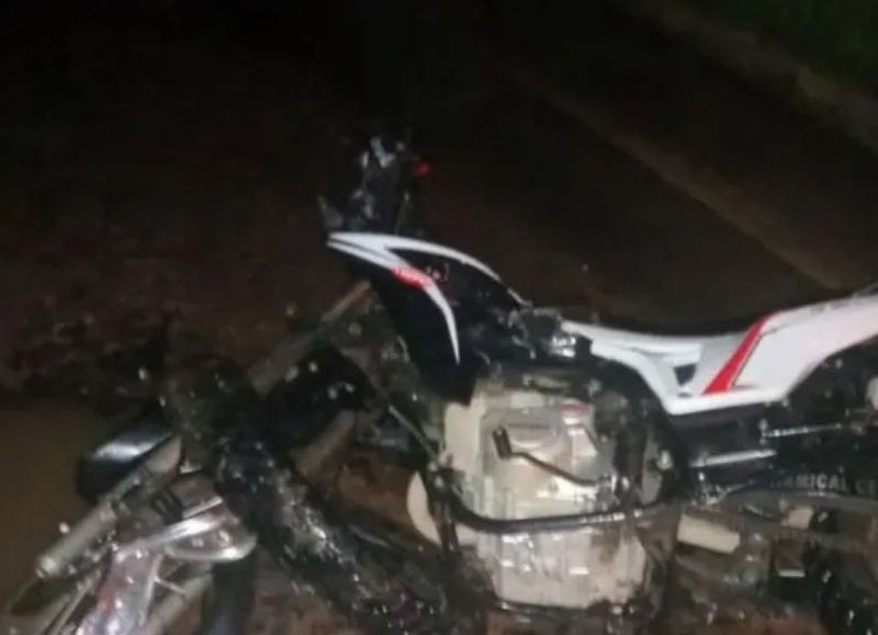 Un joven motociclista murió tras un accidente en Hermoso Campo