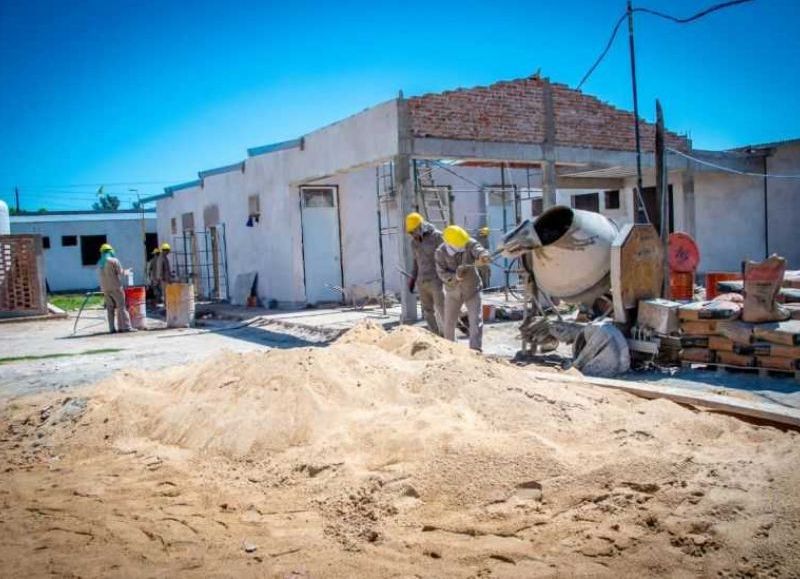 Ejecutan obras sanitarias en Puerto Vilelas y Charata