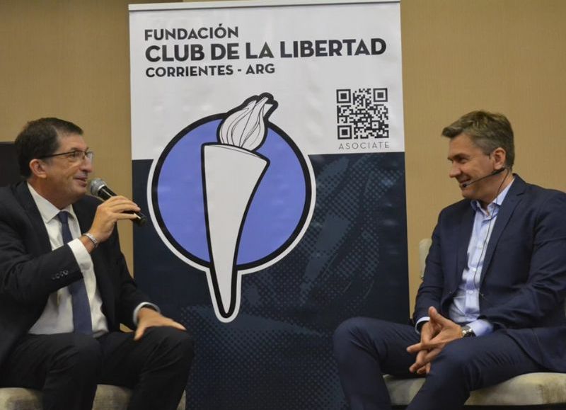 Zdero disertó en el décimo Congreso Regional de Economía