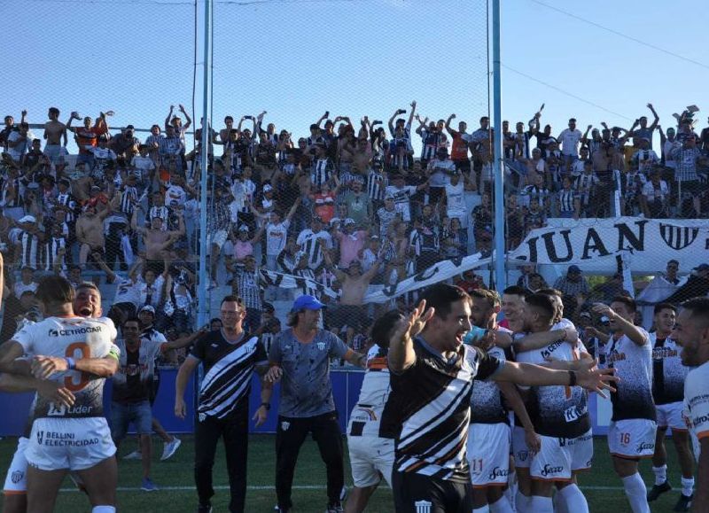 Chaco For Ever – Racing de Córdoba: 3 estadios como opciones para el pase a la final