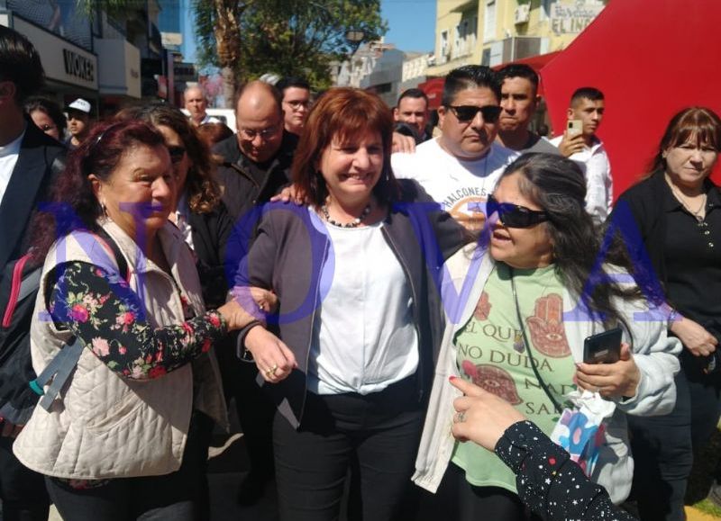 Patricia Bullrich recorrió Resistencia y remarcó la "confianza en volver a ser Gobierno"