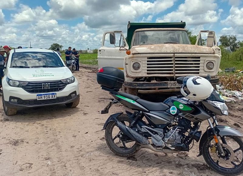 Resistencia: secuestran un camión por arrojar basura en la vía pública