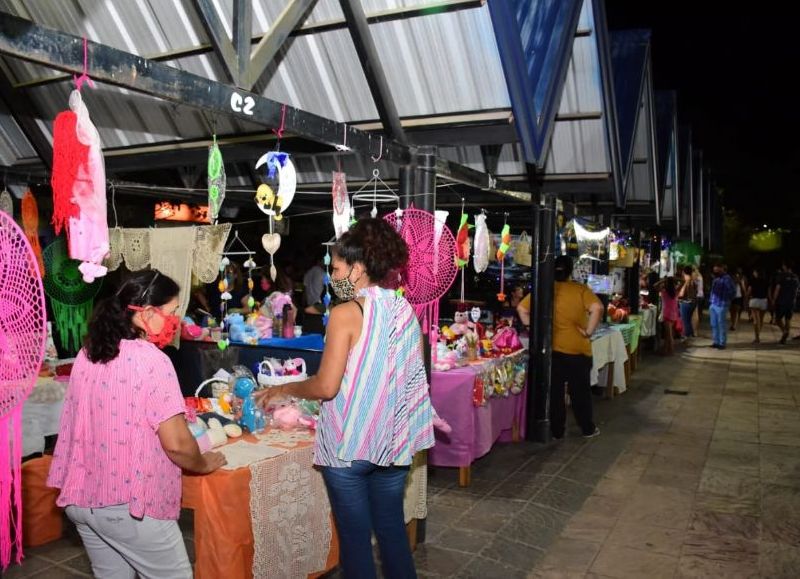 Feria de artesanos y emprendedores en Sáenz Peña