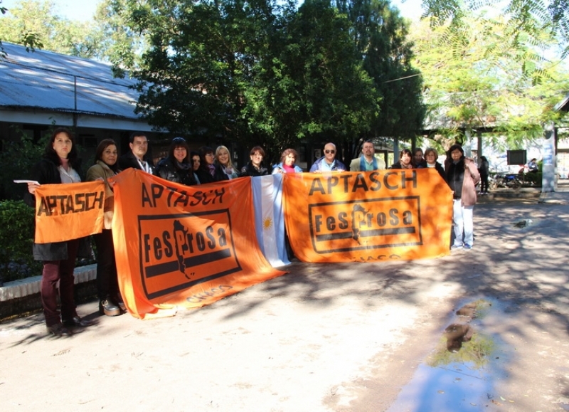 "Es el principal defensor de un mentira carencia de validez y realidad"