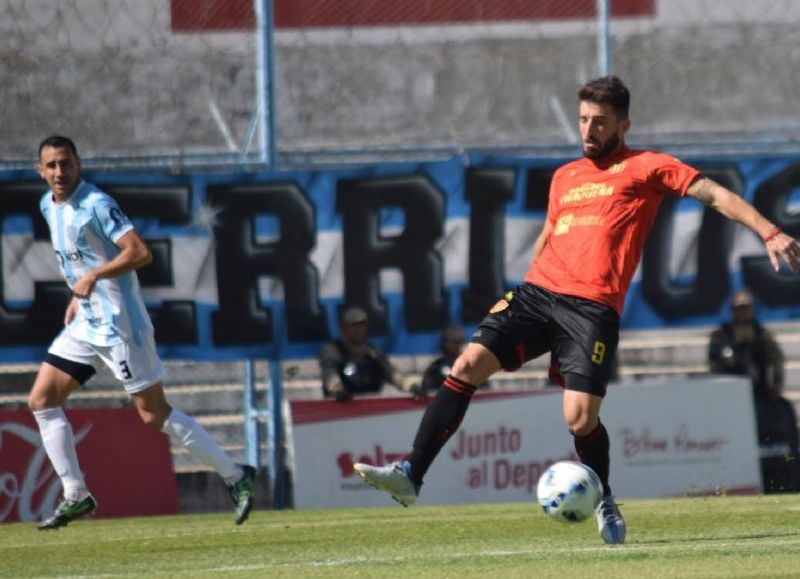 Sarmiento volvió a perder y quedó al borde de la eliminación en el