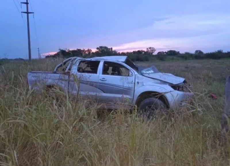 Un menor de edad despistó una camioneta tras pasar por un pozo en Las Breñas