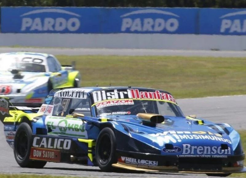 Carabajal se llevó una inesperada victoria en el TC Mouras y llega líder del campeonato a la última