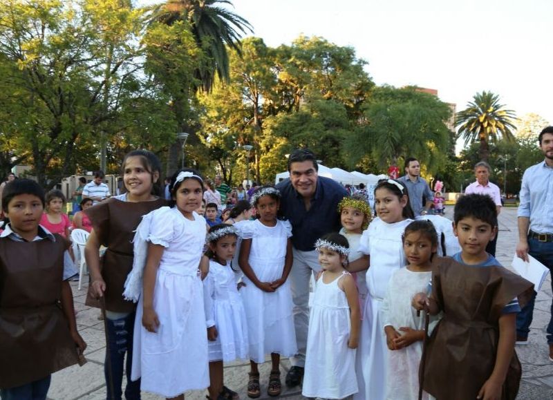 Capitanich pidió a los vecinos que pasen una muy feliz Navidad en paz y armonía "con fe en Dios"