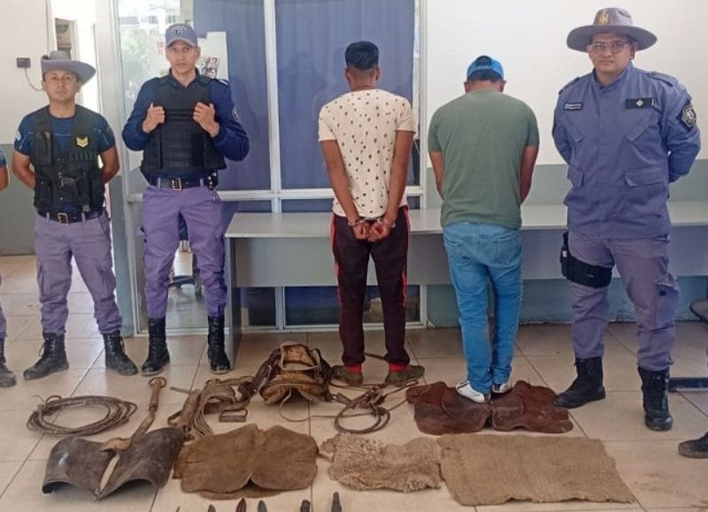 Dos detenidos y secuestro de armas tras dos allanamientos en Pampa del Indio