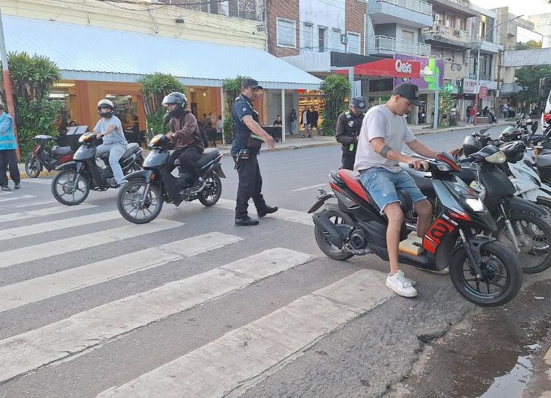 Realizan operativos por falta de casco en el centro de Resistencia