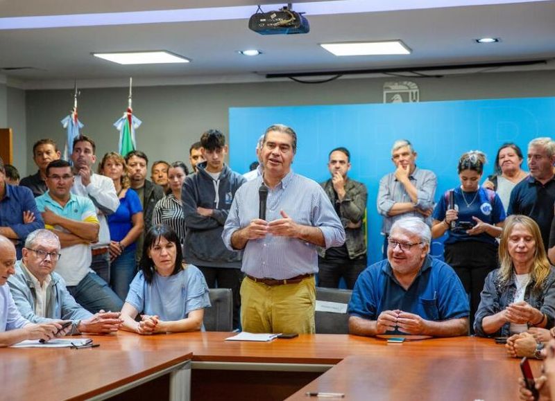 Capitanich asume en el PJ provincial y anuncia ambiciosa meta: 200 mil afiliados y 20 mil unidades básicas