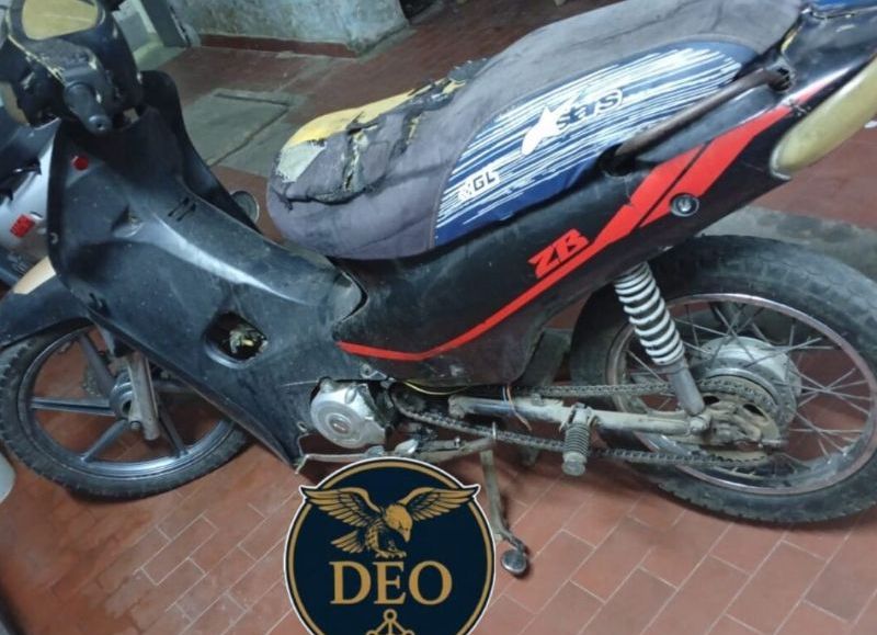 Detuvieron a un joven mientras circulaba con una moto robada en Resistencia