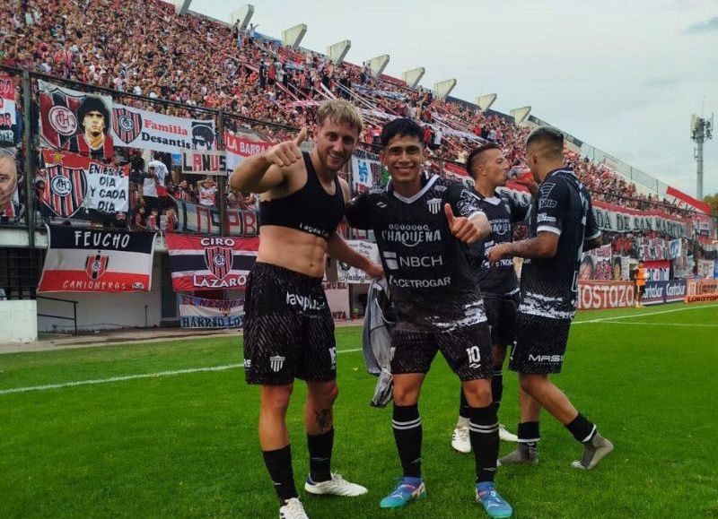 For Ever goleó a Chacarita como visitante y volvió a zona de Reducido