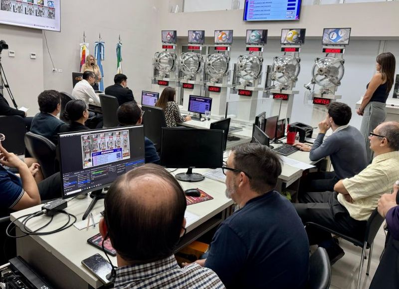 Se desarrolló el sorteo benéfico y solidario por la vida de Lotería Chaqueña