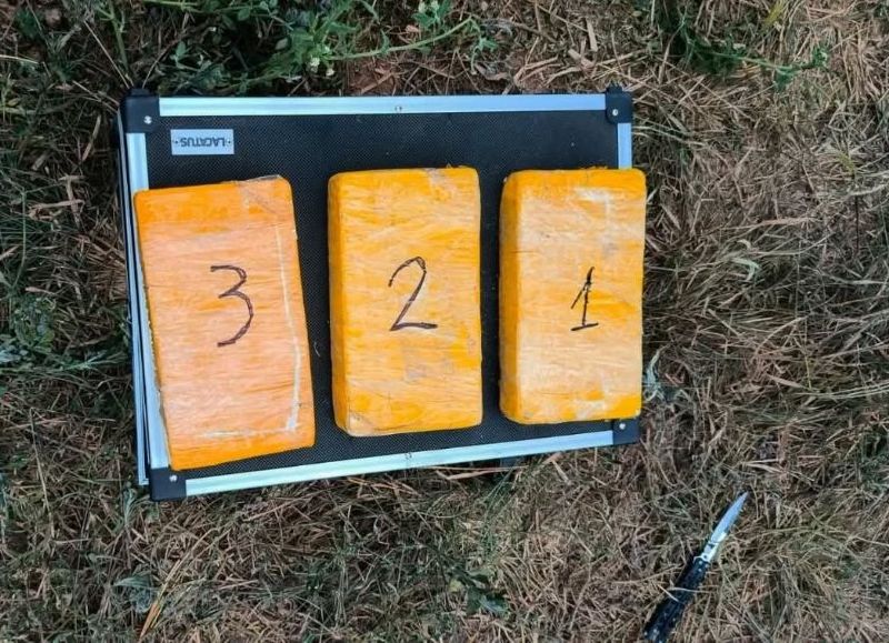 Secuestran cocaína valuada en 25 millones en Villa Río Bermejito