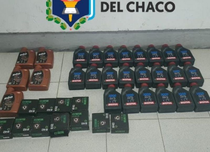 Detuvieron a tres sujetos que robaron elementos para motos de un local en Las Breñas