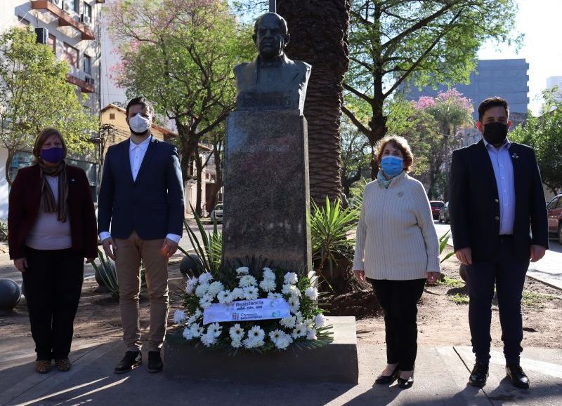 En el día del maestro, Resistencia rindió homenaje al esfuerzo de la labor docente en pandemia