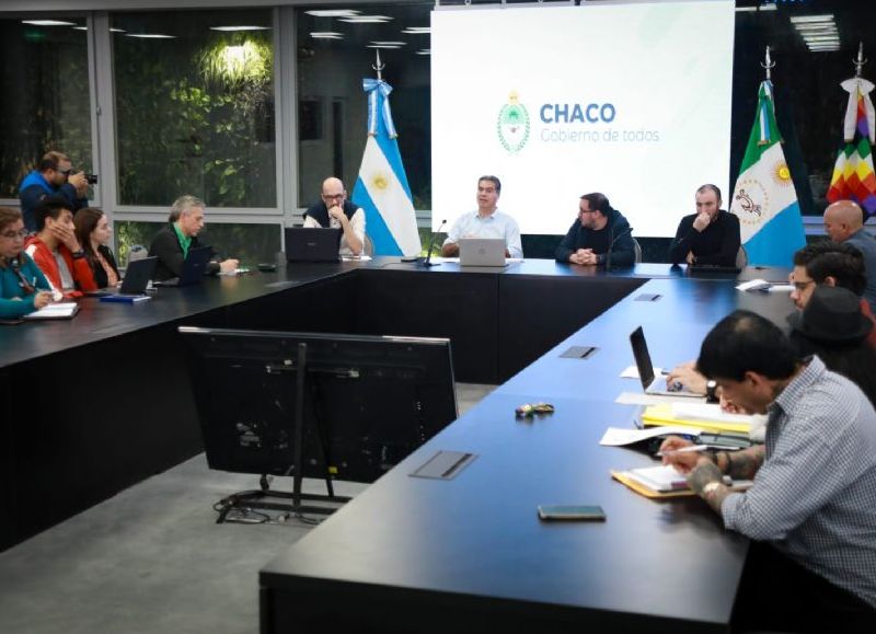Capitanich y gremios trabajan en una agenda para mejorar la calidad de vida de los estatales