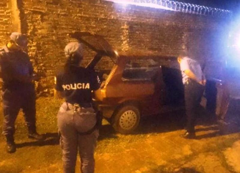 Hallaron un auto robado en Resistencia, por lo que buscan a los responsables