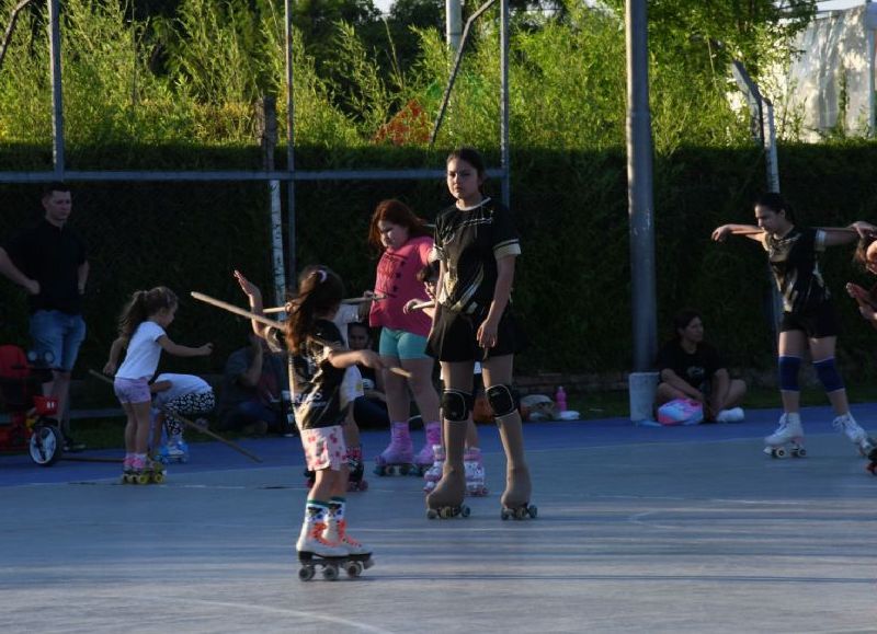 Invitan a las clases gratuitas de patín en el Polideportivo Jaime Zapata