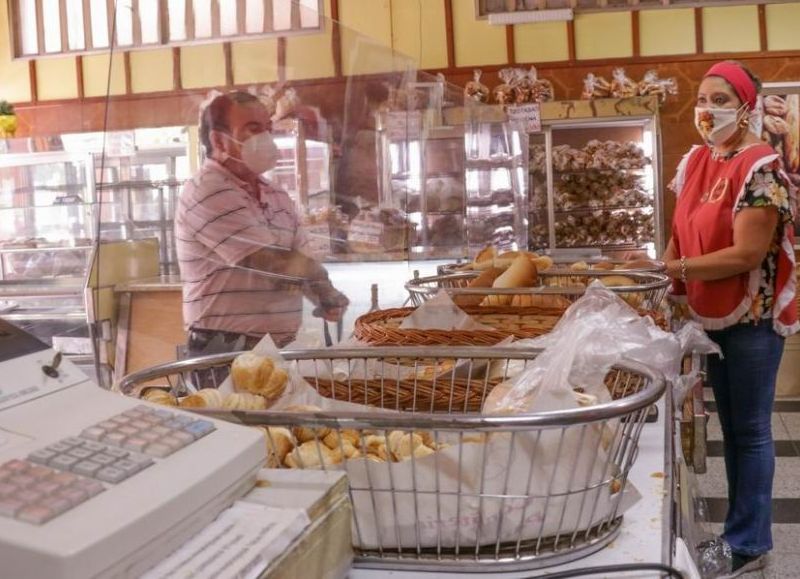 ¿Arrancan los aumentos?: el pan podría subir hasta un 20 por ciento