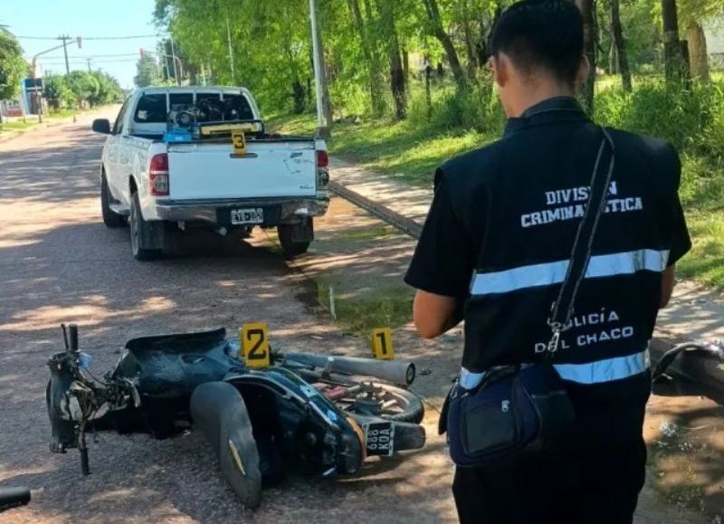 Un joven estrelló su moto contra una camioneta en Las Breñas y está en grave estado