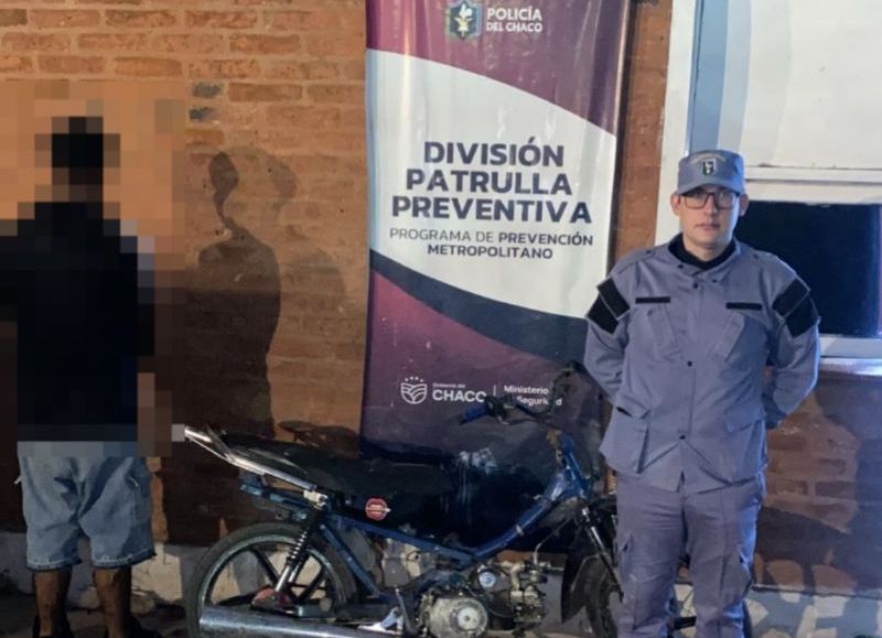 Secuestran motocicleta con irregularidades y demoran a un joven en control vehicular