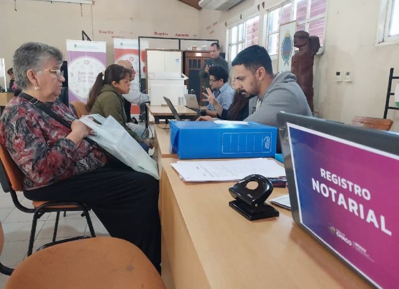 El Instituto de Vivienda realizó un operativo integral en Puerto Tirol