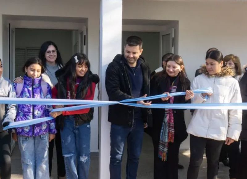 El municipio de Sáenz Peña inauguró dos aulas nuevas en la Escuela Secundaria 198