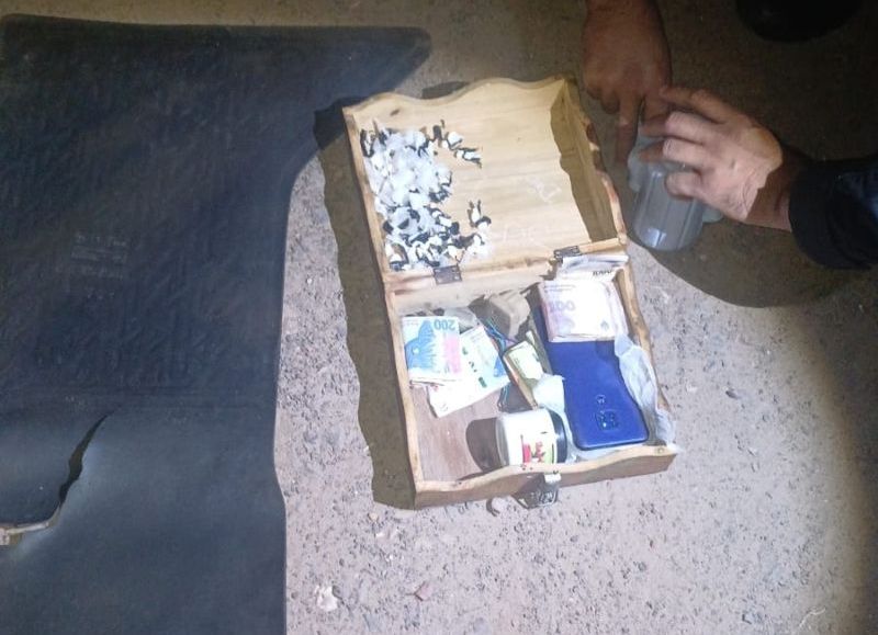 Detuvieron a un adolescente y a una mujer por presunta venta de cocaína en la zona Sur de Resistencia